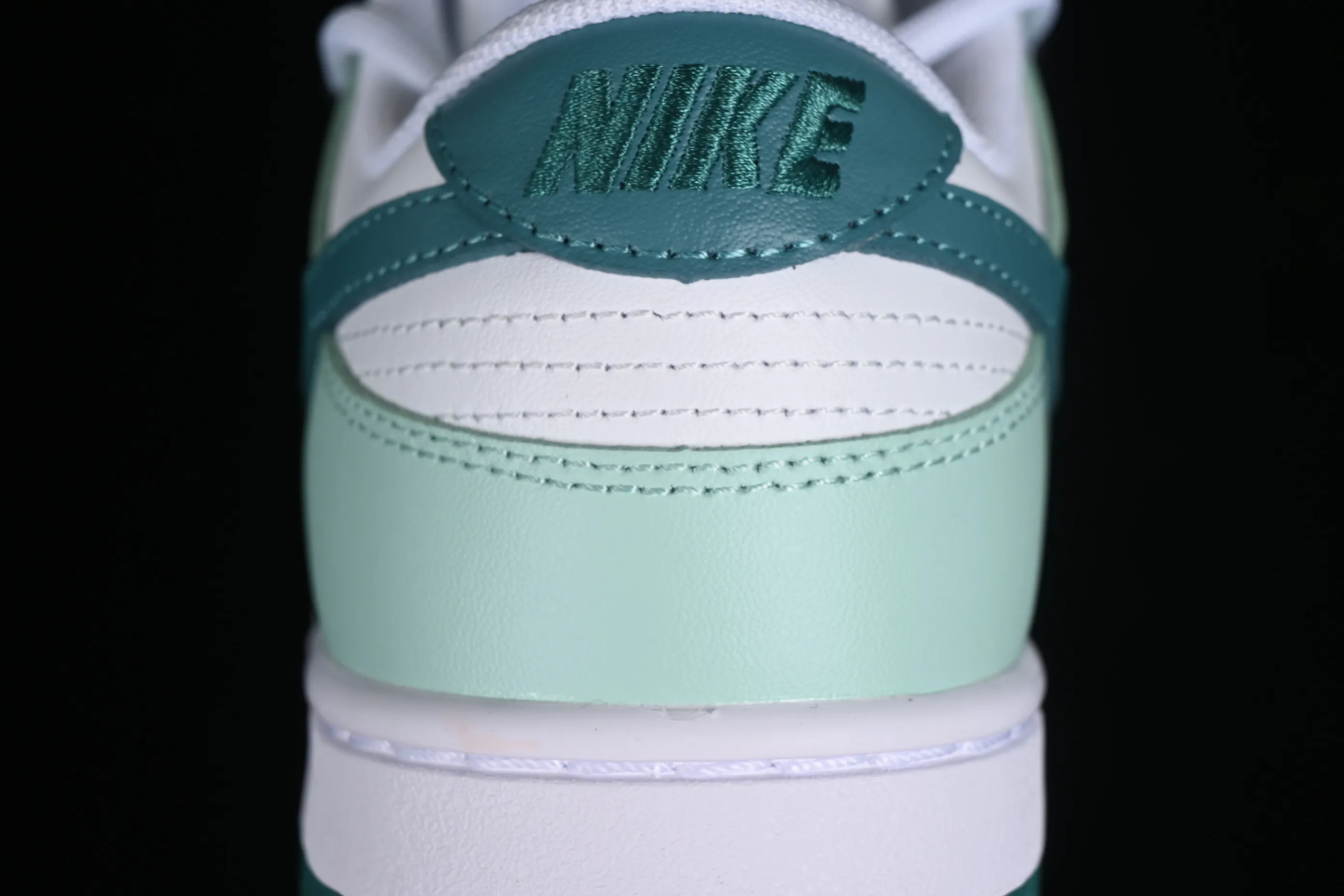 All categories Nk SB Dunk series Nk SB Dunk Low low-top sneakers Z version Nk SB Dunk Low white green SB low-top sports and leisure sneakers FD9911-101
